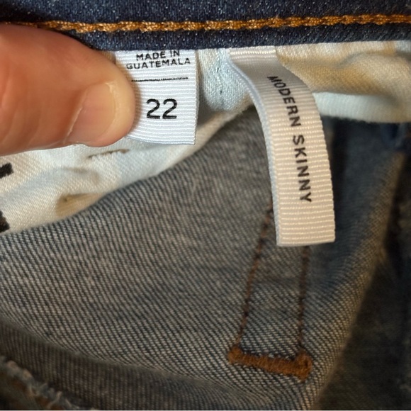 Loft plus modern skinny  Women's Blue Distressed Jeans. Size 22 loft plus jeans - Picture 5 of 5